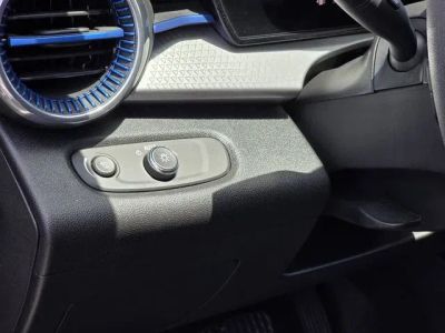 2025 Chevrolet Trax - Photo 19