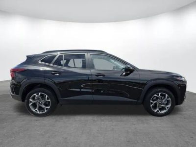 2025 Chevrolet Trax - Photo 3