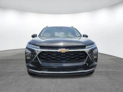 2025 Chevrolet Trax - Photo 2