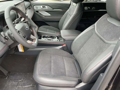 2026 Ford Explorer — photo 13 view