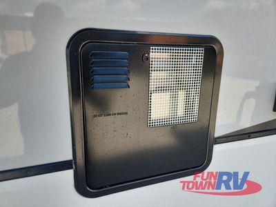 2023 Alliance RV Paradigm — photo 8 view