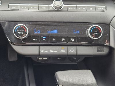 2024 Hyundai Elantra - Photo 14
