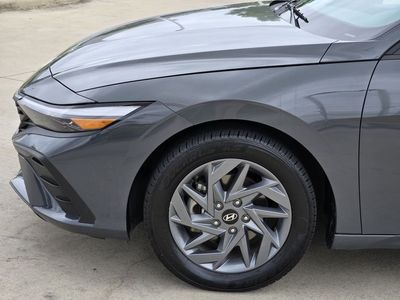 2024 Hyundai Elantra - Photo 6