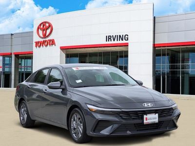 2024 Hyundai Elantra - Photo 2