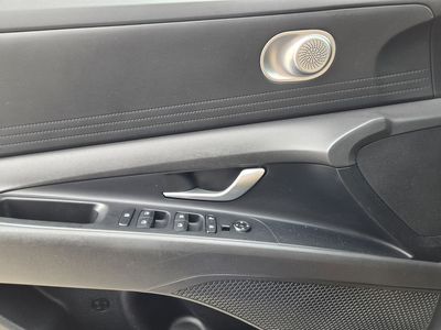 2024 Hyundai Elantra - Photo 16
