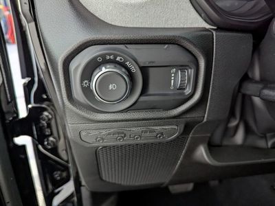 2026 Jeep Wrangler - Photo 26