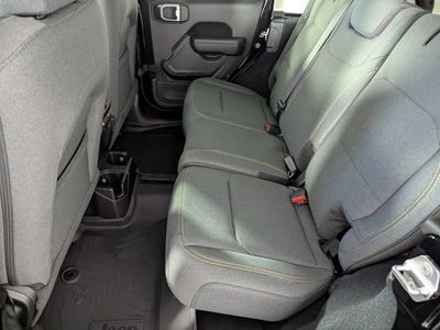 2026 Jeep Wrangler - Photo 14