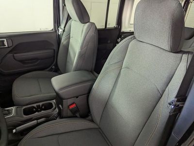 2026 Jeep Wrangler - Photo 11