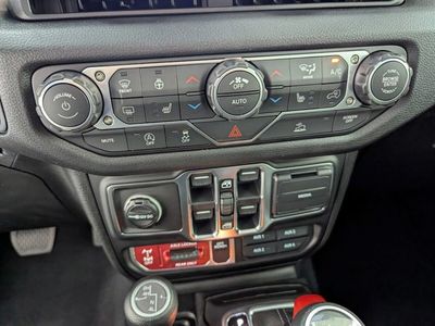 2026 Jeep Wrangler - Photo 23