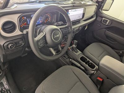 2026 Jeep Wrangler - Photo 12