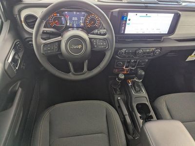 2026 Jeep Wrangler - Photo 13