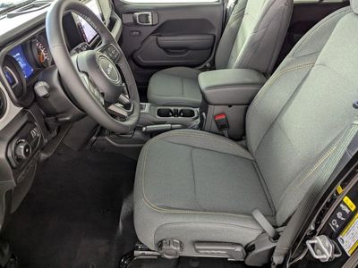 2026 Jeep Wrangler - Photo 10