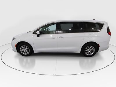 2023 Chrysler Voyager - Photo 4