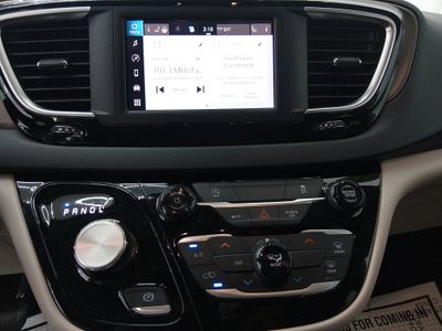 2023 Chrysler Voyager - Photo 13