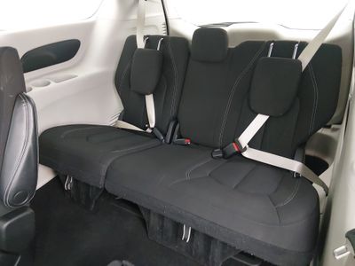 2023 Chrysler Voyager - Photo 17