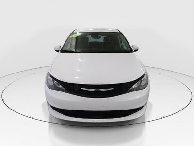 2023 Chrysler Voyager - Photo 2
