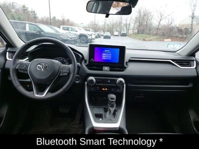 2024 Toyota RAV4 XLE - Photo 13