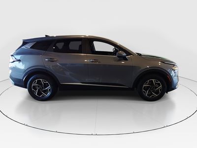 2025 Kia Sportage — photo 8 view