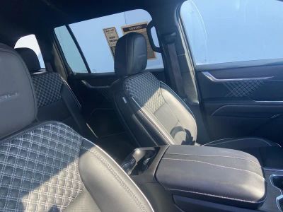 2025 GMC Acadia — detail view
