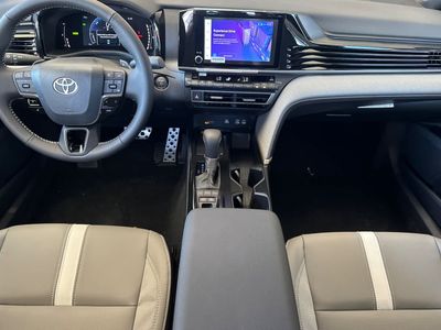 2026 Toyota Camry - Photo 3