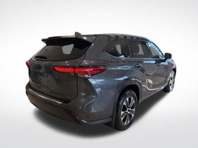 2022 Toyota Highlander XLE - Photo 6