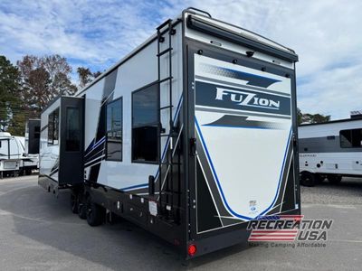 2025 Keystone Fuzion - Photo 2