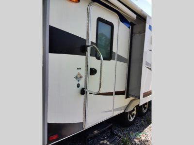 2017 Lance Lance Travel Trailers - Photo 7