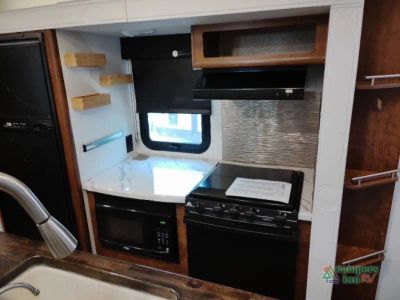 2017 Lance Lance Travel Trailers - Photo 13