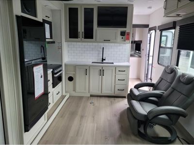 2026 Grand Design Momentum G-Class - Photo 8
