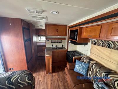 2013 Coachmen RV Freelander - Photo 9
