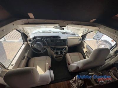2013 Coachmen RV Freelander - Photo 7