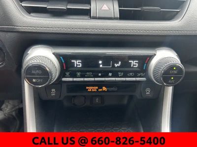 2021 Toyota RAV4 - Photo 21