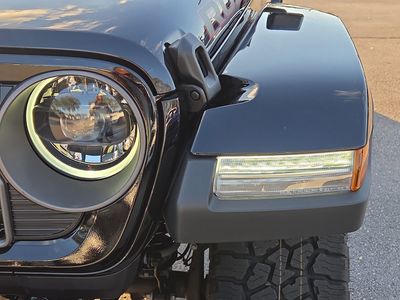 2026 Jeep Gladiator — photo 10 view