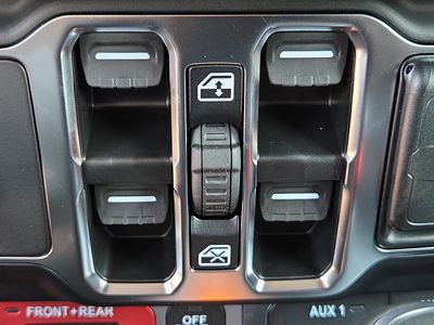 2026 Jeep Gladiator — photo 27 view
