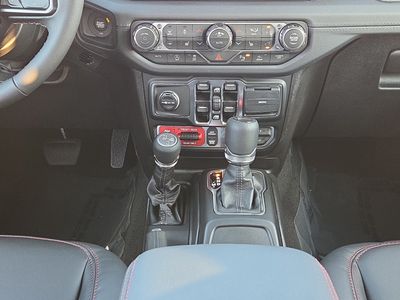 2026 Jeep Gladiator — photo 19 view