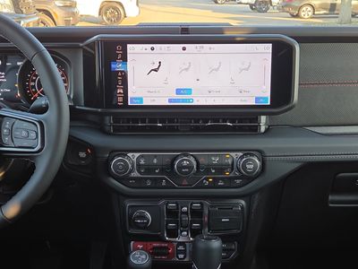 2026 Jeep Gladiator — photo 18 view