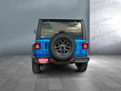 2026 Jeep Wrangler - Photo 5
