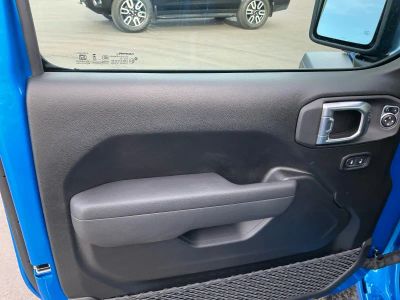 2026 Jeep Wrangler - Photo 16