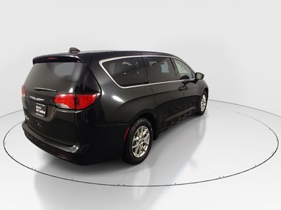 2023 Chrysler Voyager - Photo 7