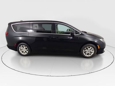 2023 Chrysler Voyager - Photo 8