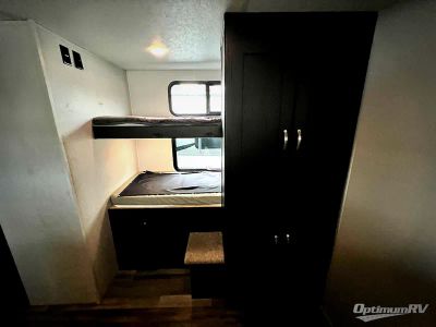 2022 Coachmen Freedom Express Select — photo 12 view