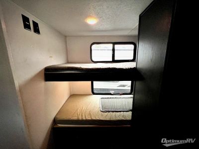 2022 Coachmen Freedom Express Select — photo 13 view