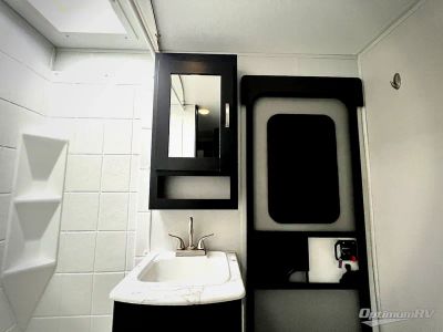 2022 Coachmen Freedom Express Select — photo 15 view