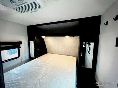 2022 Coachmen Freedom Express Select — photo 8 view