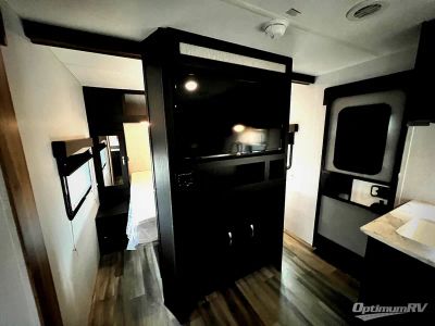 2022 Coachmen Freedom Express Select — photo 7 view