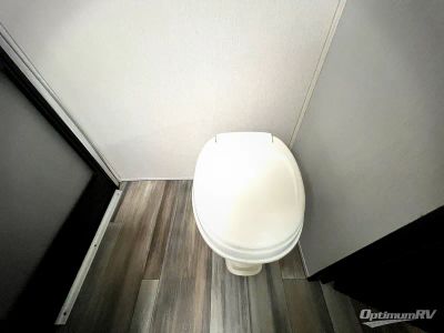 2022 Coachmen Freedom Express Select — photo 16 view