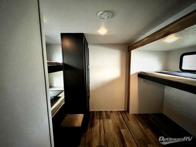 2022 Coachmen Freedom Express Select — photo 10 view