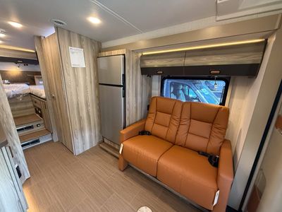 2025 Winnebago VIEW - Photo 5