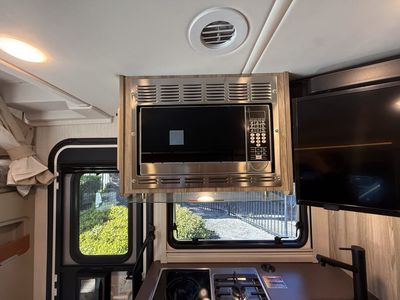 2025 Winnebago VIEW - Photo 8