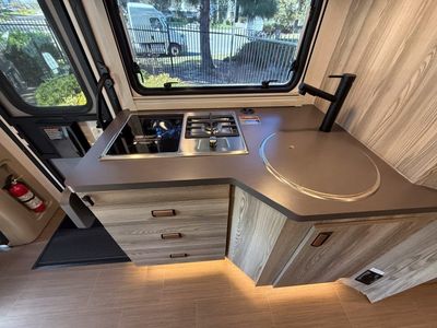 2025 Winnebago VIEW - Photo 7